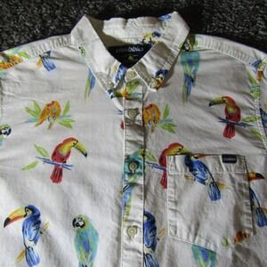 Chubbies Shirt Mens L Parrot Camp Hawaiian Beach Vacation Casual